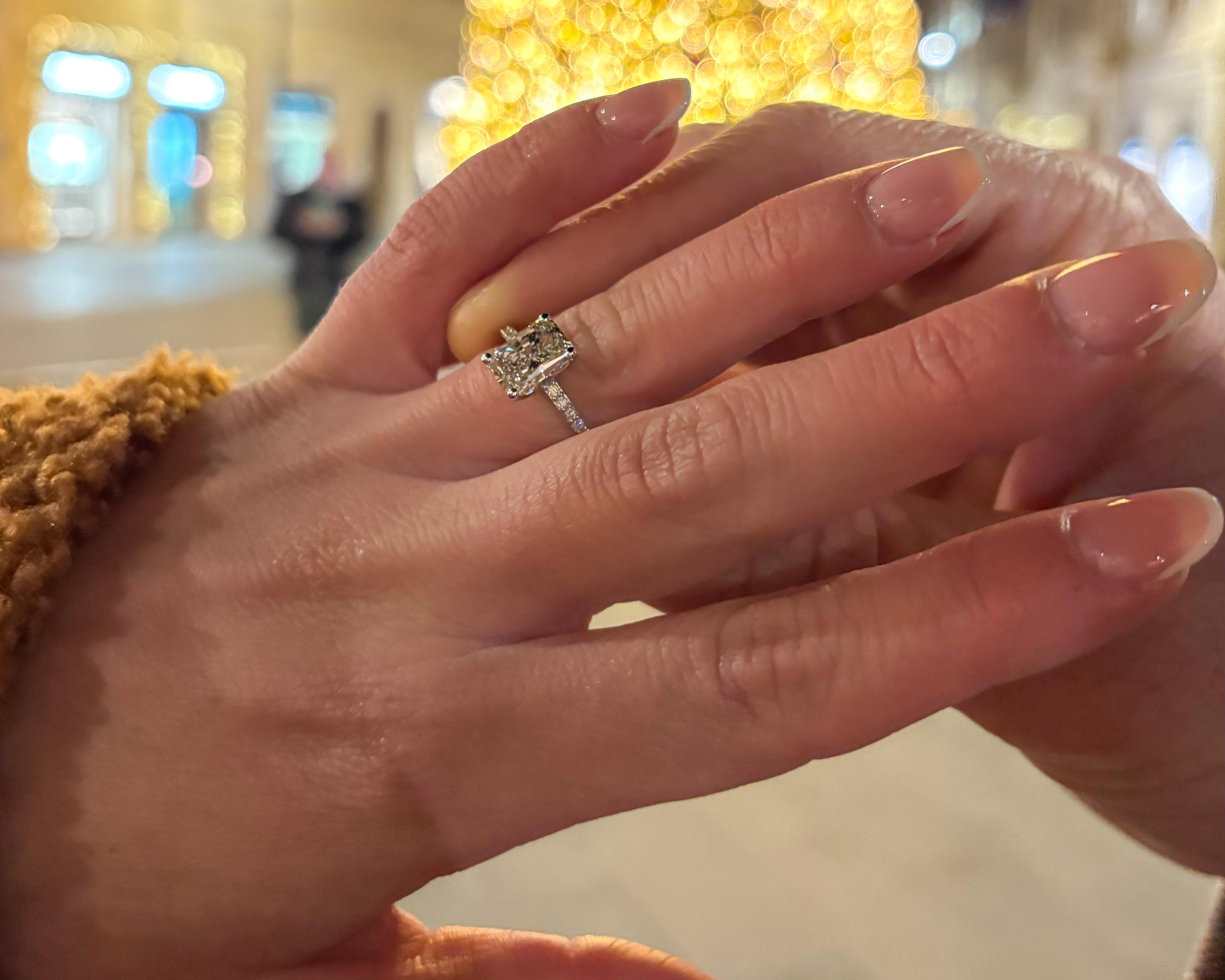 anello di fidanzamento solitario pavé diamante labgrown
