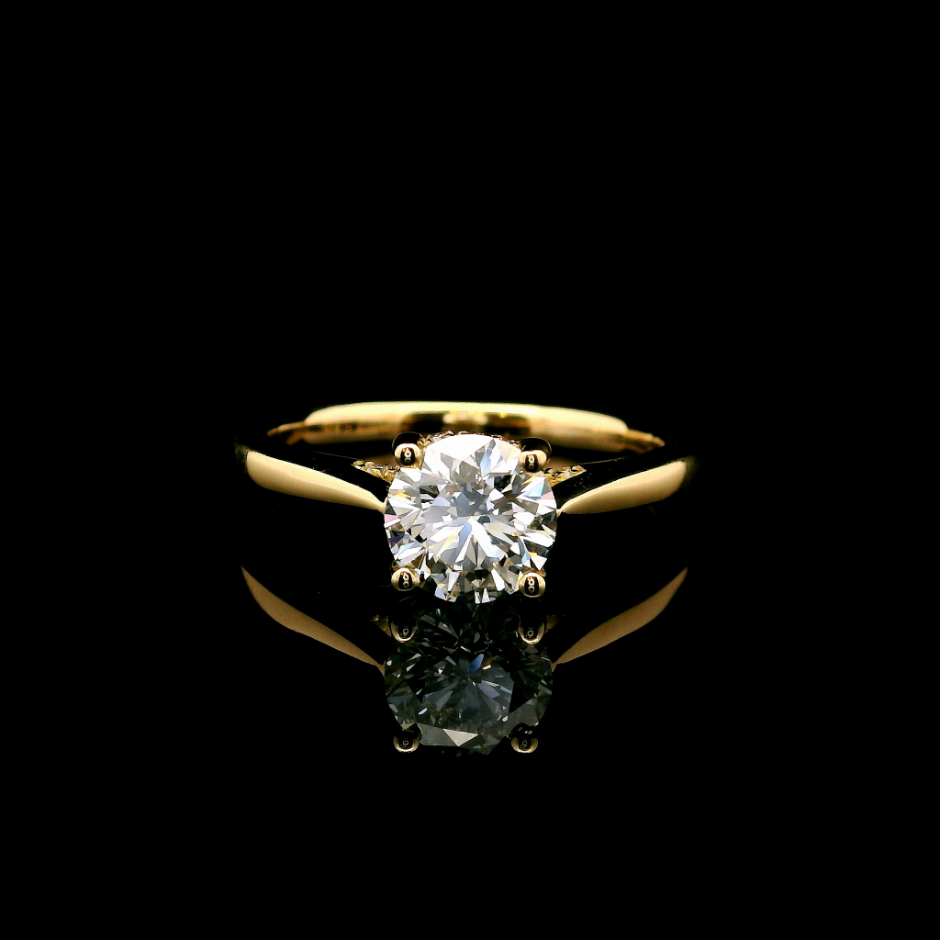 Anello di fidanzamento Hidden Halo con diamante in oro giallo 18 kt
