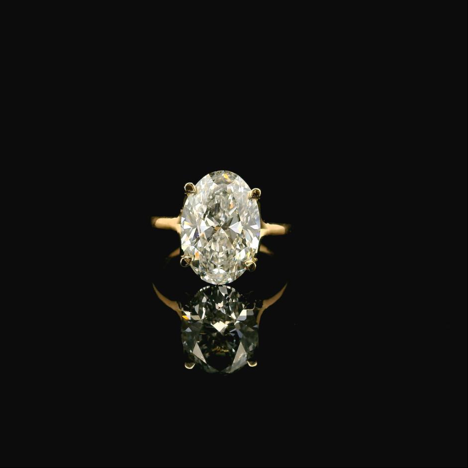 Anello di fidanzamento solitario Spica con diamante ovale