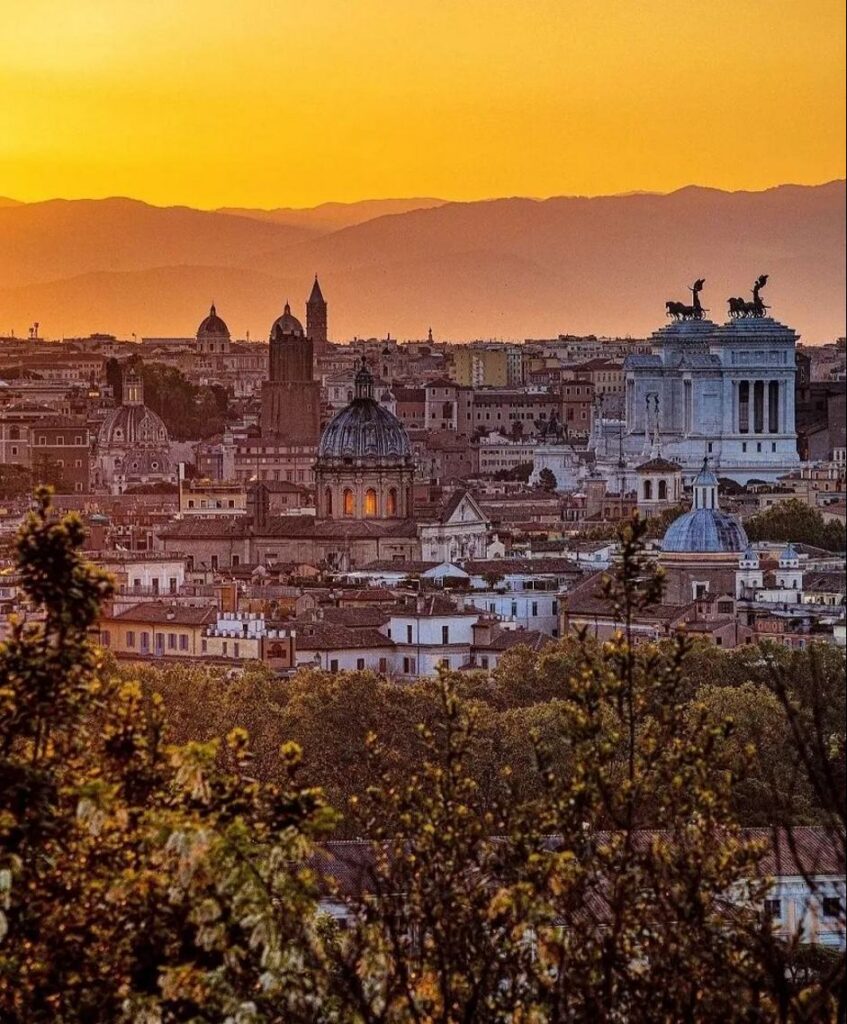 Roma al tramonto vista dal Gianicolo